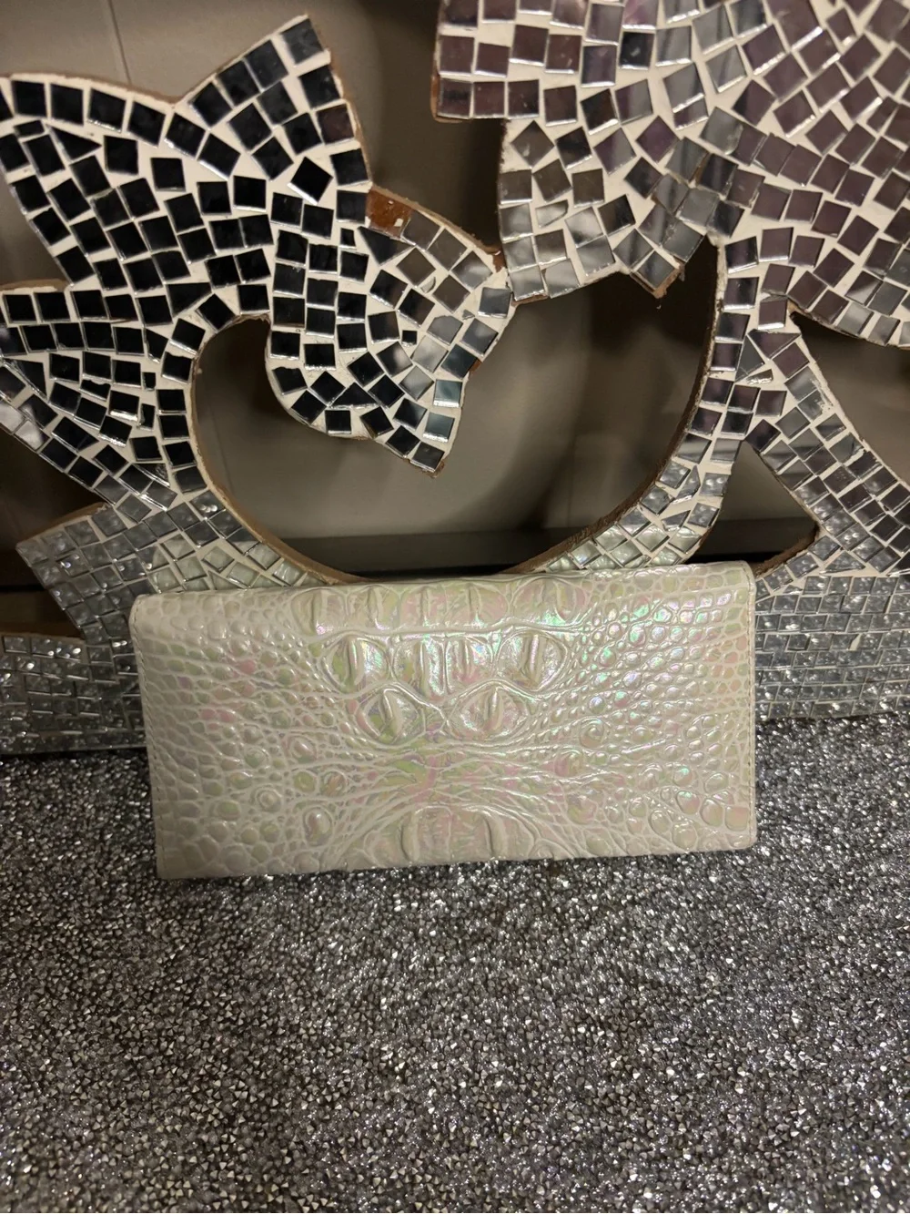 💕Brahmin Iridescent Croc Embossed Envelope Clutch - Pearl